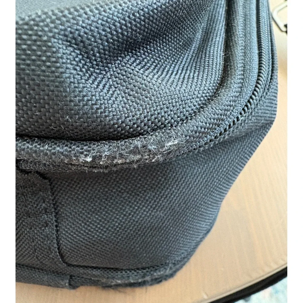 Targus Laptop Messenger Bag Black Briefcase Shoulder Strap Travel Case
